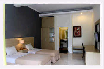 Imagen de los exteriores del Hotel Tanjung Plaza. Foto 12