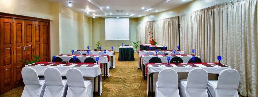 Imagen de los interiores del Hotel Tanoa Plaza Suva. Foto 12