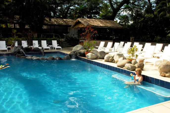 Imagen de la piscina del Hotel Tanoa Skylodge. Foto 15