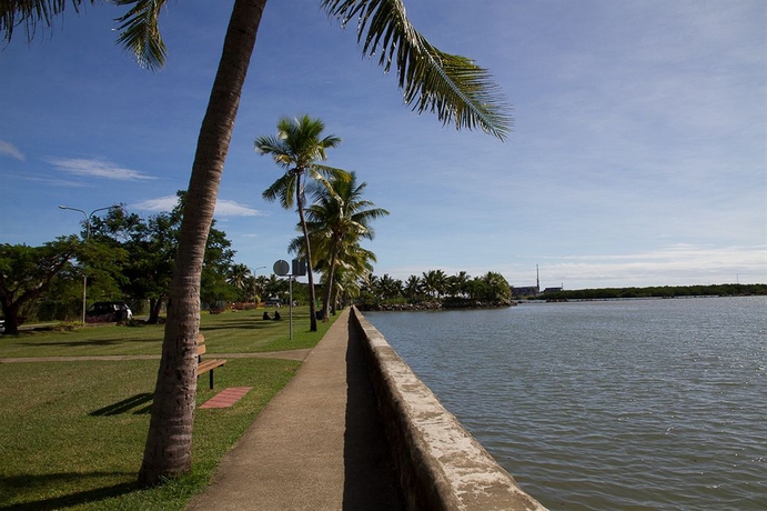 Imagen de los exteriores del Hotel Tanoa Waterfront. Foto 7