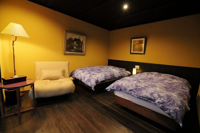 Imagen de la habitación del Hotel Tanoya. Foto 16
