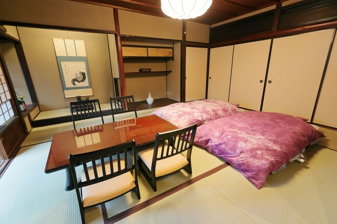 Imagen de la habitación del Hotel Tanoya. Foto 30