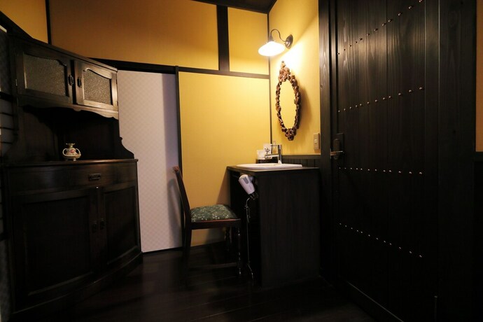 Imagen de la habitación del Hotel Tanoya. Foto 35