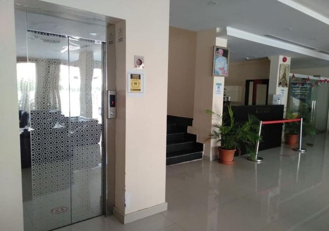 Imagen de los interiores del Hotel Tanuf Residency. Foto 19