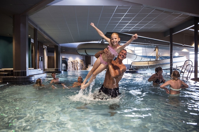 Imagen de la piscina del Hotel Tanumstrand. Foto 17