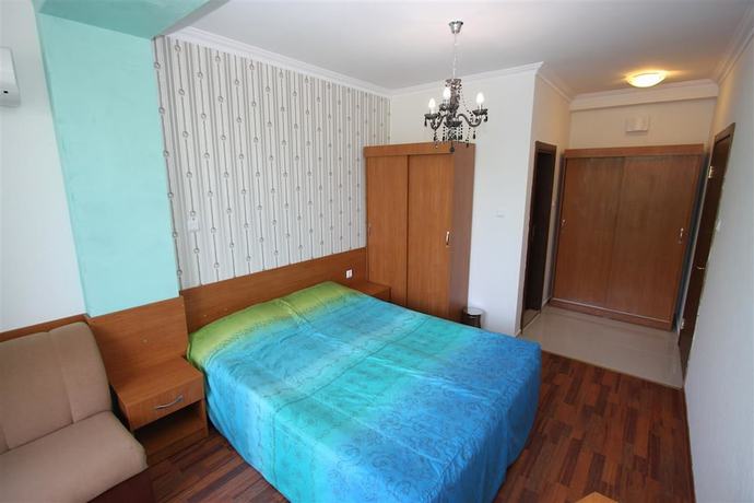 Imagen de la habitación del Hotel Tanya. Foto 3