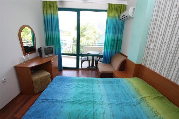 Imagen de la habitación del Hotel Tanya. Foto 6