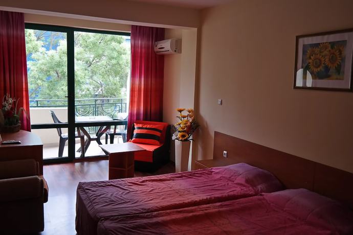 Imagen de la habitación del Hotel Tanya. Foto 8