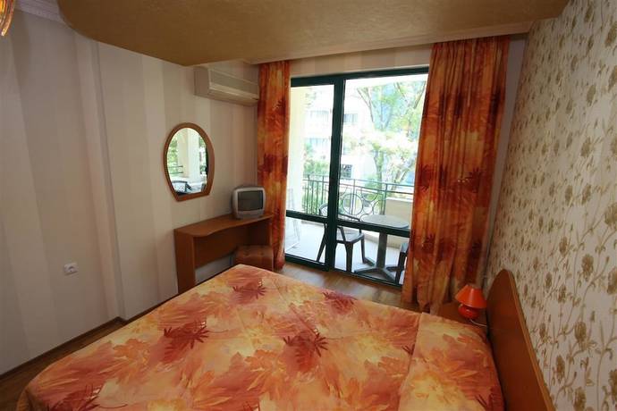 Imagen de la habitación del Hotel Tanya. Foto 11