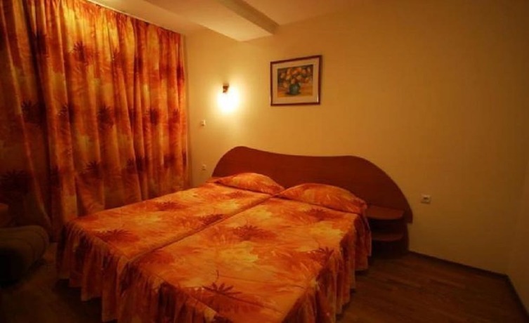 Imagen de la habitación del Hotel Tanya. Foto 18