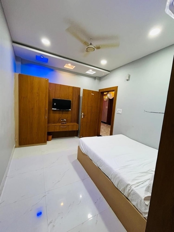 Imagen de la habitación del Hotel Tanya Palace. Foto 4