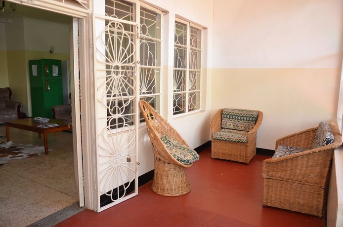 Imagen de los exteriores del Hotel Tanzania Volunteers Hostel. Foto 12