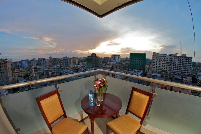 Imagen de la habitación del Hotel Tanzanite Executive Suites. Foto 7