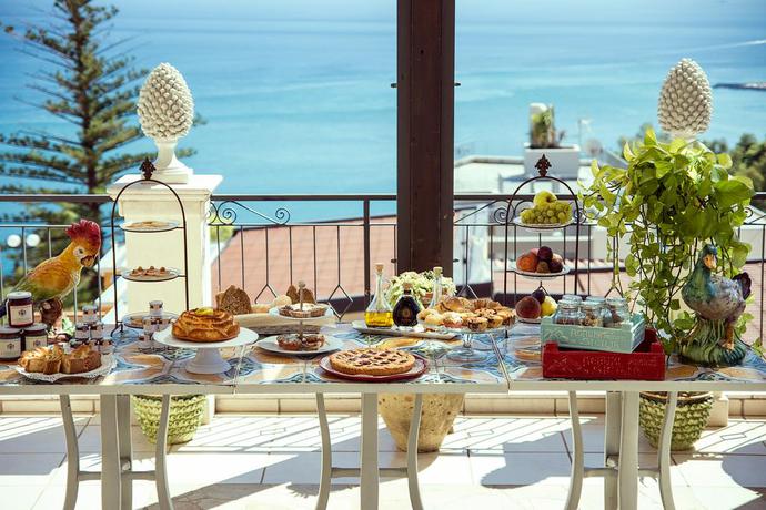 Imagen del bar/restaurante del Hotel Taodomus. Foto 2