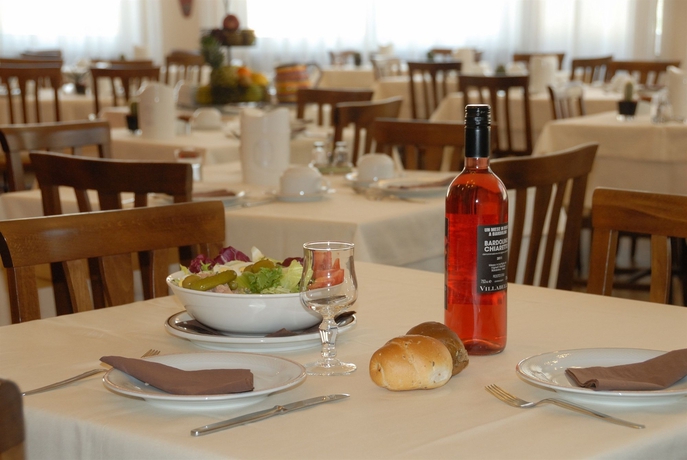 Imagen del bar/restaurante del Hotel Taormina, Bardolino. Foto 3