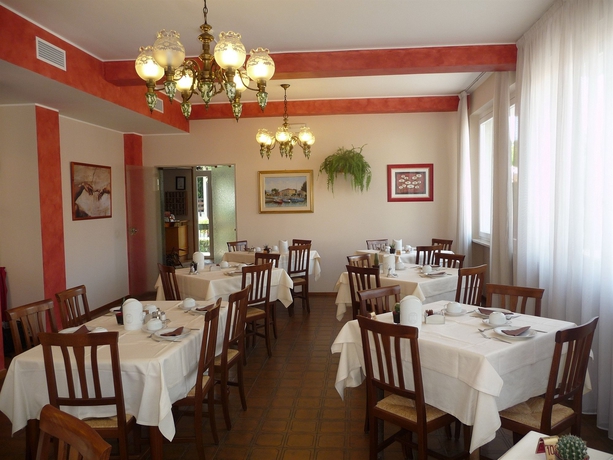 Imagen del bar/restaurante del Hotel Taormina, Bardolino. Foto 7