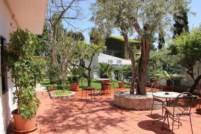 Imagen de los exteriores del Hotel Taormina Garden. Foto 9