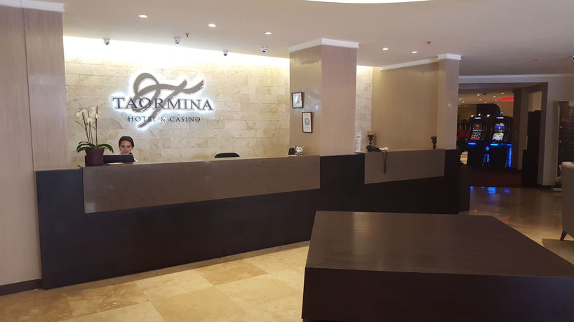 Imagen de la habitación del Hotel Taormina and Casino. Foto 6