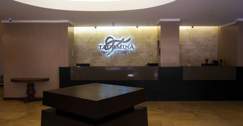 Imagen de la habitación del Hotel Taormina and Casino. Foto 14