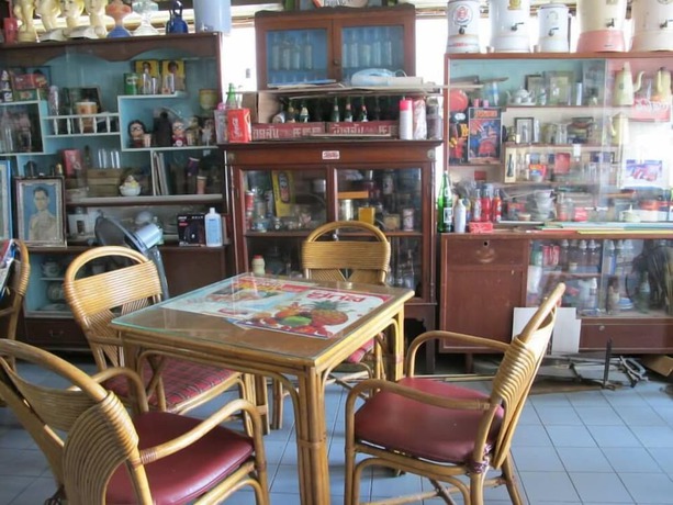 Imagen del bar/restaurante del Hotel Tapae Inn. Foto 2