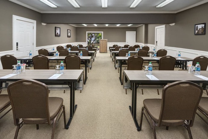 Imagen de los interiores del Hotel Tapatio Springs Hill Country Resort. Foto 7