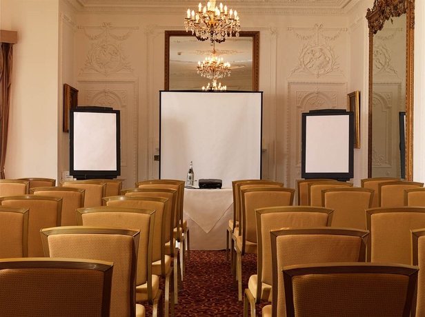 Imagen de los interiores del Hotel Taplow House and Spa. Foto 9