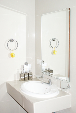 Imagen de la habitación del Hotel Tara Bandb Kanchanaburi. Foto 4