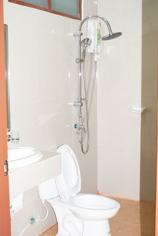 Imagen de la habitación del Hotel Tara Bandb Kanchanaburi. Foto 9