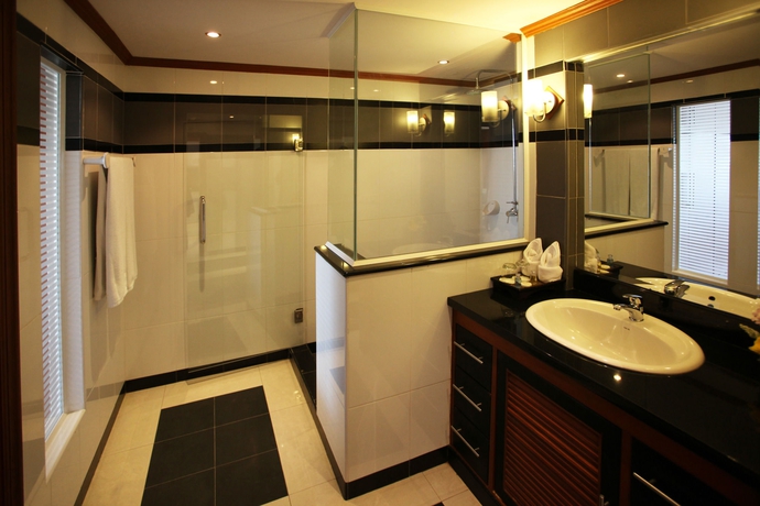 Imagen de la habitación del Hotel Tara Court. Foto 12