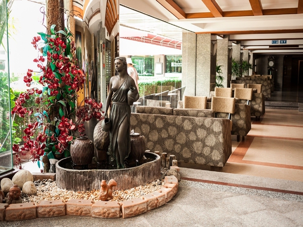 Imagen de los interiores del Hotel Tara Garden. Foto 12