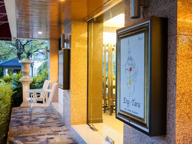 Imagen del bar/restaurante del Hotel Tara Garden. Foto 2