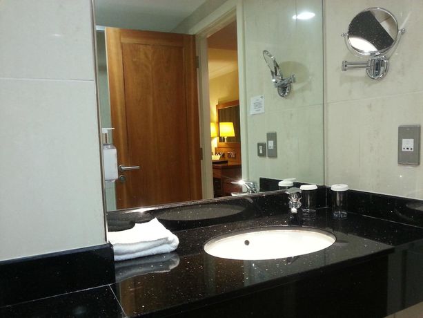 Imagen de la habitación del Hotel Tara, Killybegs. Foto 14