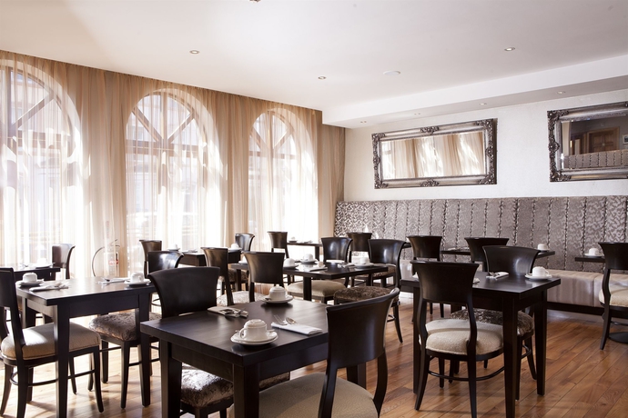 Imagen del bar/restaurante del Hotel Tara Lodge. Foto 2