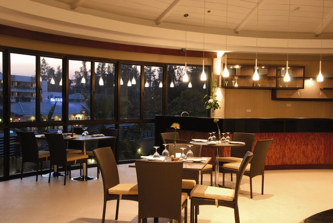 Imagen del bar/restaurante del Hotel Tara Mantra Cha Am Resort. Foto 5