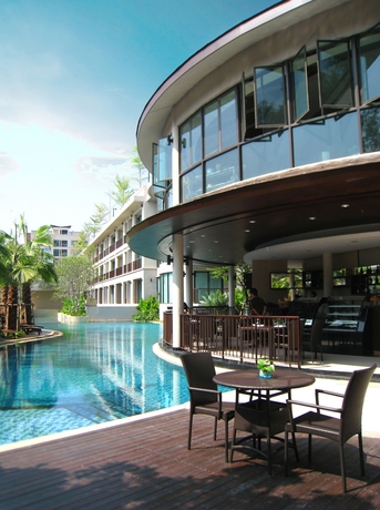 Imagen de la piscina del Hotel Tara Mantra Cha Am Resort. Foto 16