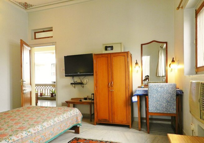 Imagen de la habitación del Hotel Tara Niwas. Foto 17