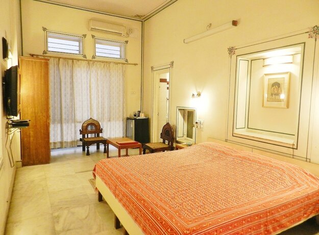 Imagen de la habitación del Hotel Tara Niwas. Foto 20
