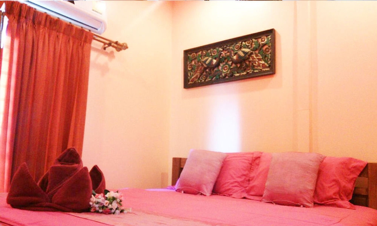 Imagen de la habitación del Hotel Tara Raft Kanchanaburi. Foto 1