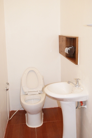 Imagen de la habitación del Hotel Tara Raft Kanchanaburi. Foto 2