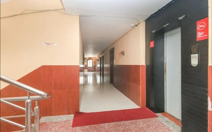 Imagen de los interiores del Hotel Tara Residency. Foto 18