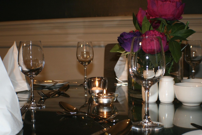 Imagen del bar/restaurante del Hotel Tara Towers. Foto 3