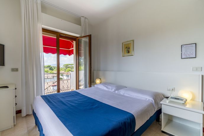 Imagen de la habitación del Hotel Tarabella, Forte de Marmi. Foto 7