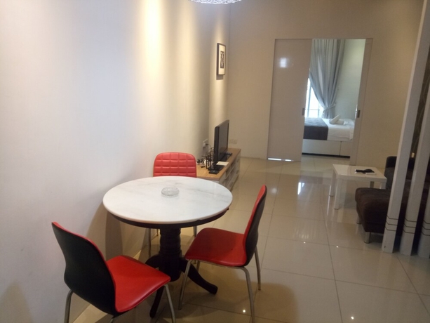 Imagen de la habitación del Hotel Taragon Time Executive Serviced Suites. Foto 16