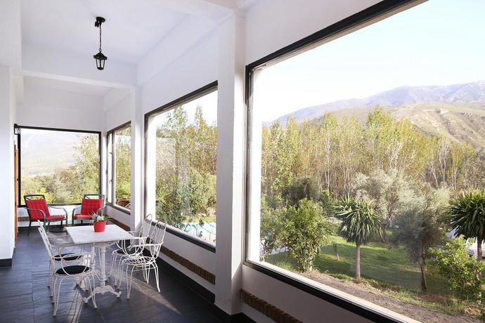 Imagen del bar/restaurante del Hotel Taray Botanico. Foto 3