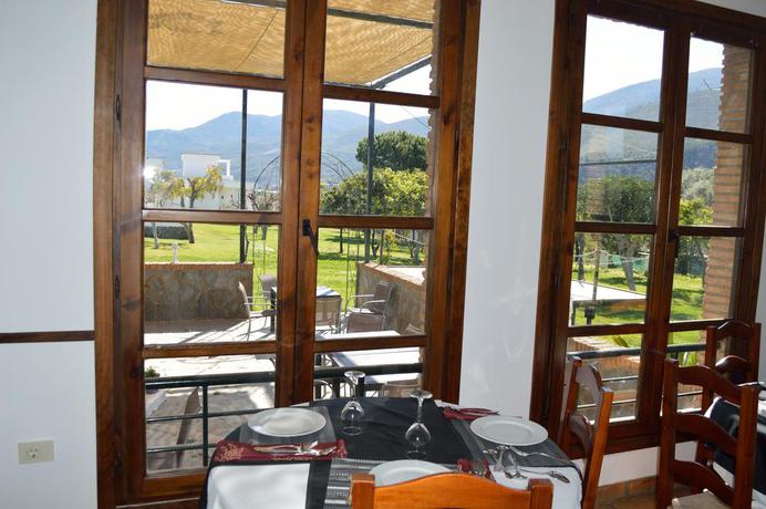 Imagen del bar/restaurante del Hotel Taray Botanico. Foto 4