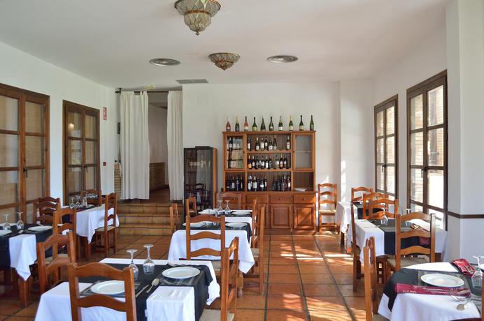 Imagen del bar/restaurante del Hotel Taray Botanico. Foto 6