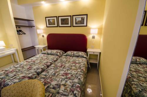 Imagen de la habitación del Hotel Tarconte. Foto 6