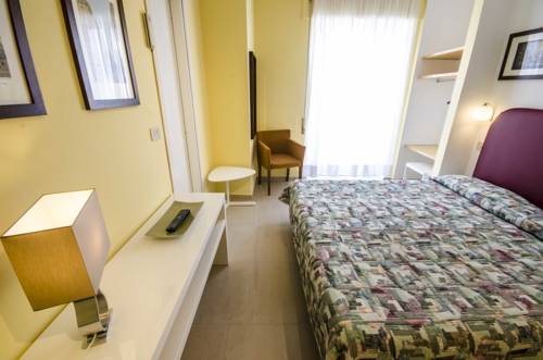 Imagen de la habitación del Hotel Tarconte. Foto 11