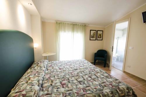 Imagen de la habitación del Hotel Tarconte. Foto 13