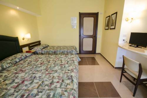 Imagen de la habitación del Hotel Tarconte. Foto 14